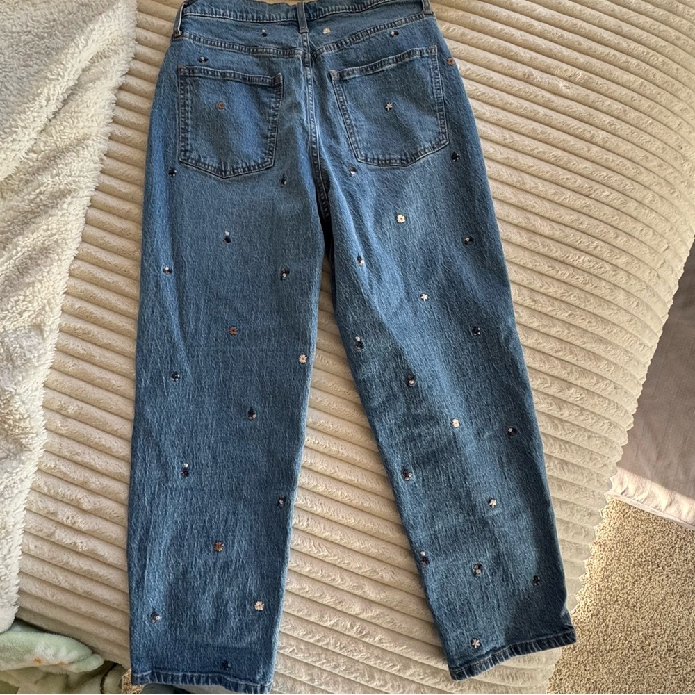 Women's Floral Embellished Blue Jeans - Picture 3 of 4